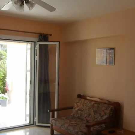 Gouna's Aparts Xi Beach